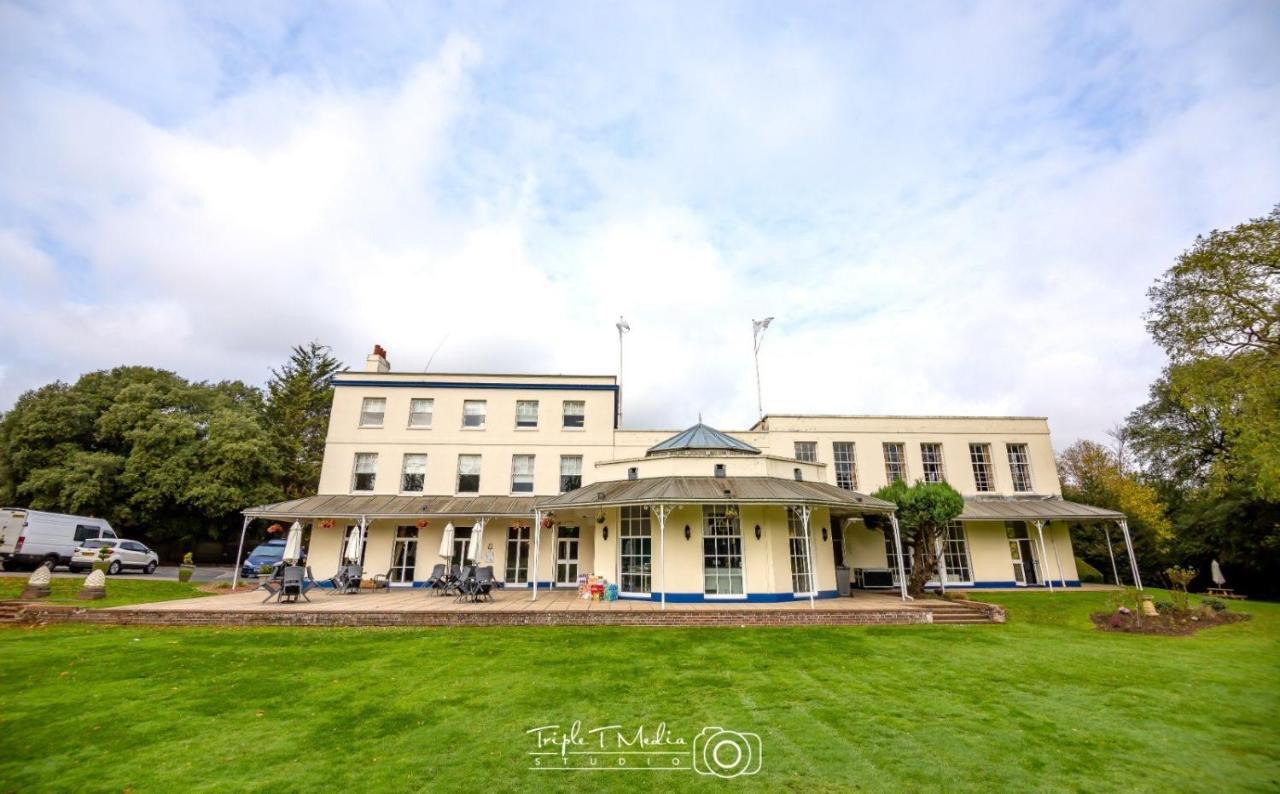 Stifford Hall Hotel Thurrock Grays Exterior photo